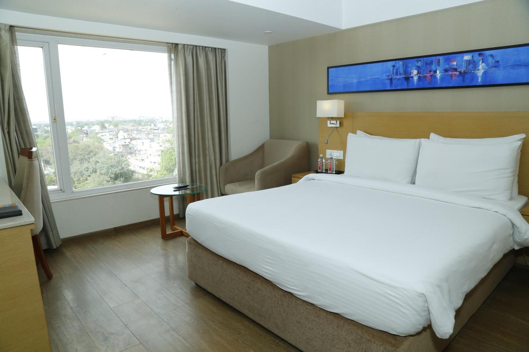 Sarovar Portico Rivera Ahmedabad Exterior foto